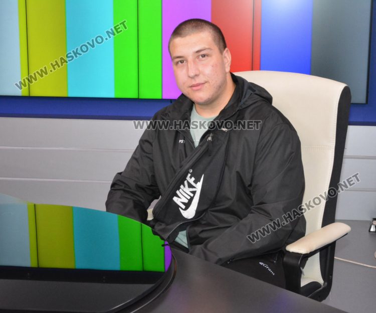 Ученици от Механото с изнесен час в eTV, която днес навършва 12 години