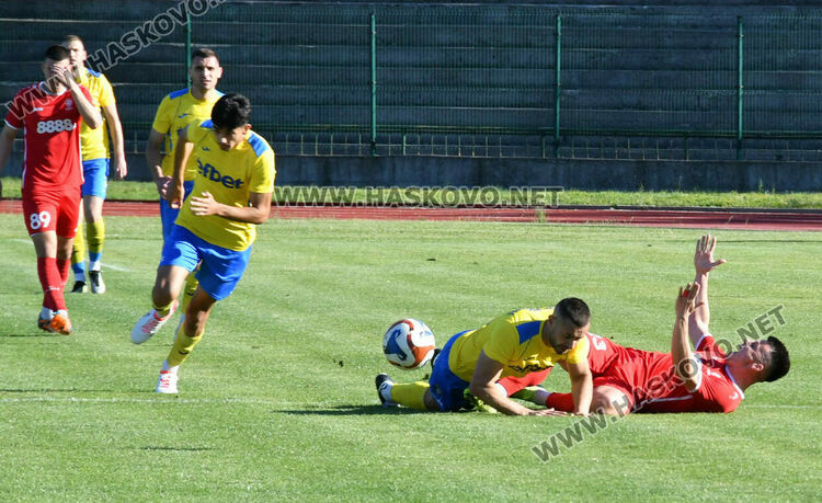 „Саяна“ и „Димитровград“ не се победиха