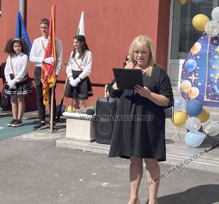 ПГ по туризъм „Александър Паскалев“ изпрати 91 абитуриенти 