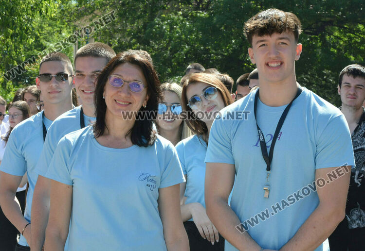 Стела Бинева е Ученик на випуск 2025 в ПМГ-Хасково, Коля Петрова е Учител на годината