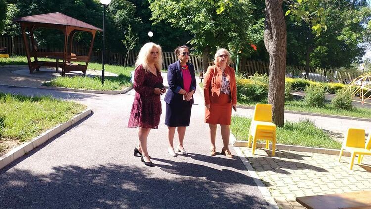 „Празник на изкуствата“ обедини ученици и деца от три образователни институции