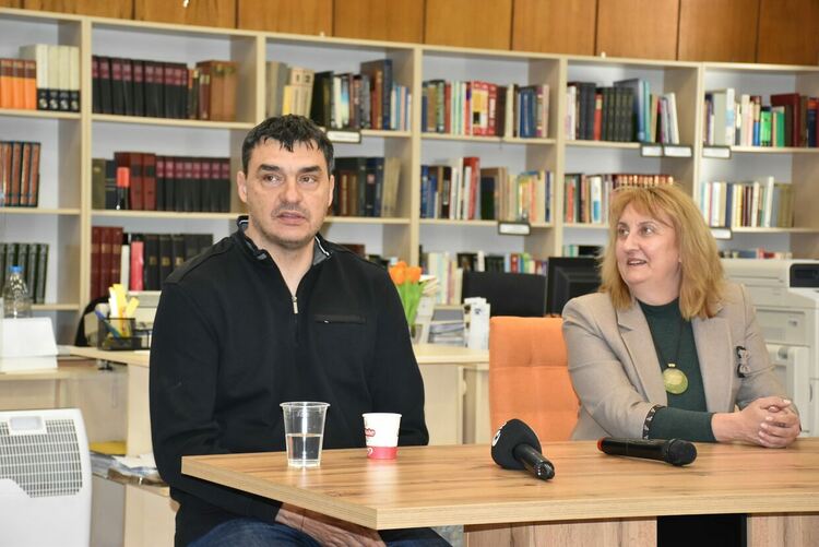 Владо Николов представи „Високо“ в Хасково