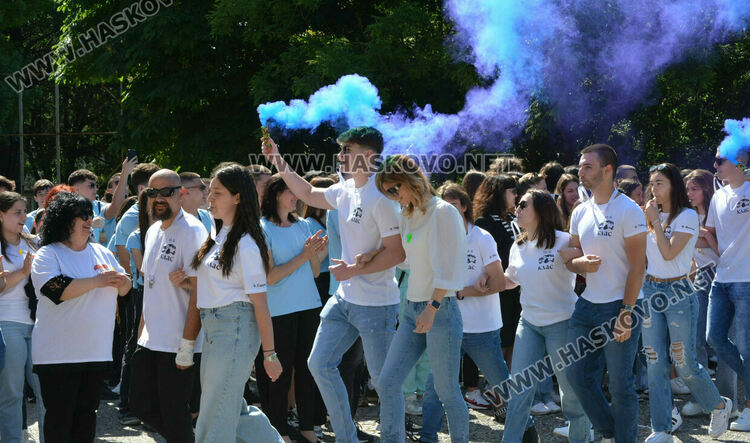 Стела Бинева е Ученик на випуск 2025 в ПМГ-Хасково, Коля Петрова е Учител на годината