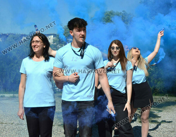 Стела Бинева е Ученик на випуск 2025 в ПМГ-Хасково, Коля Петрова е Учител на годината