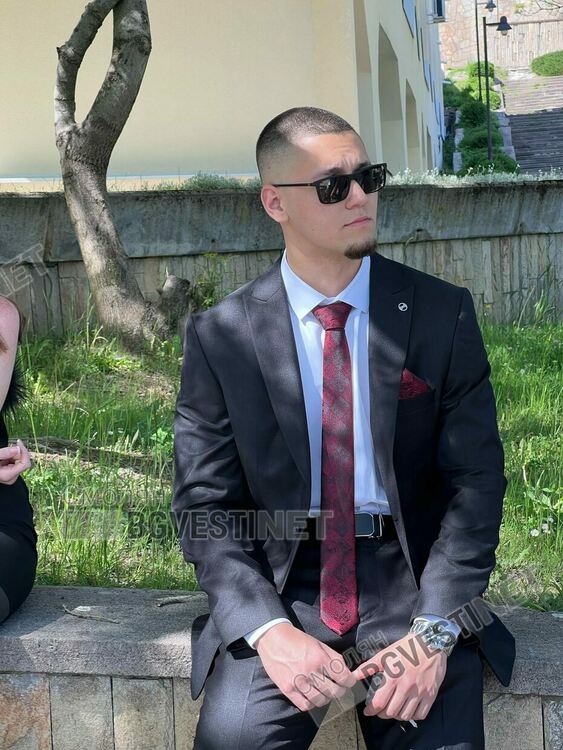 Днес гимназии в Смолян тържествено изпратиха своите зрелостници/ ГАЛЕРИЯ/