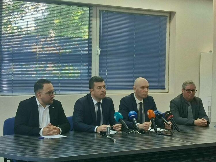 Петима лекари и собственик на медицински център в Асеновград са в ареста за източване на здравната каса 