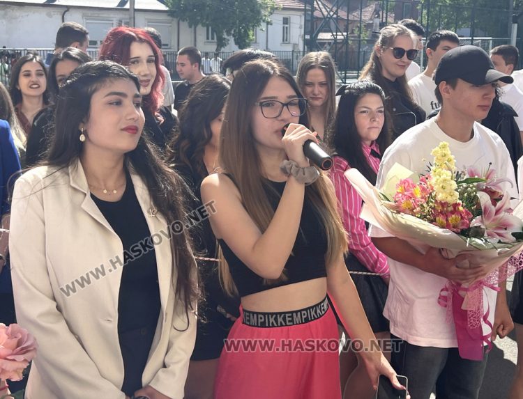 ПГ по туризъм „Александър Паскалев“ изпрати 91 абитуриенти 