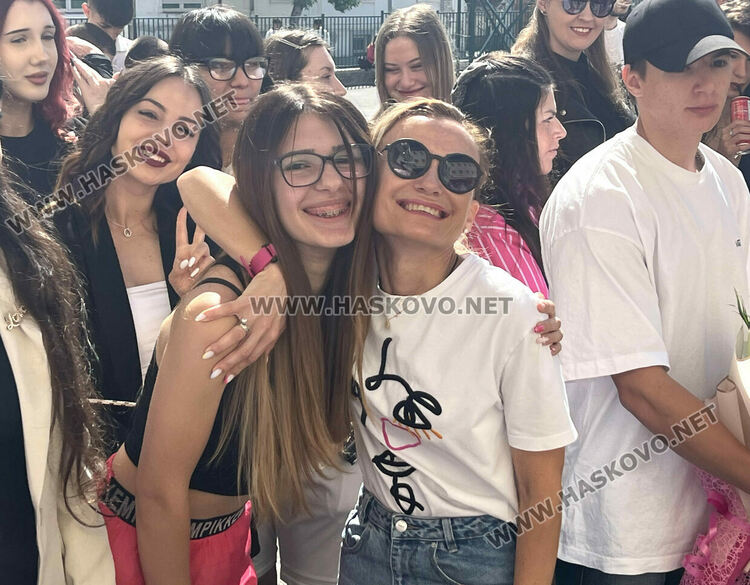 ПГ по туризъм „Александър Паскалев“ изпрати 91 абитуриенти 