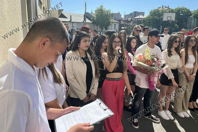 ПГ по туризъм „Александър Паскалев“ изпрати 91 абитуриенти 