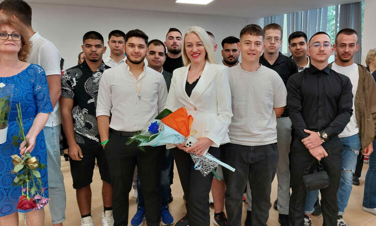 ПГМЕТ „Стойчо и Кица Марчеви“ изпрати абитуриентите от випуск 2025