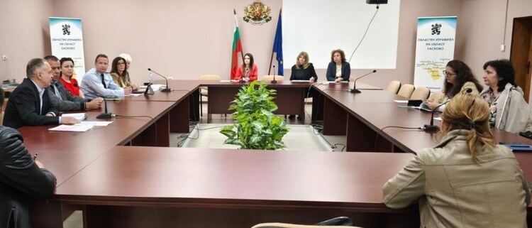 Сигнализираха за безстопанствени животни по пътя в Хасковска област 