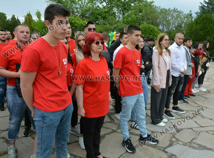 ПГДС-Хасково изпрати 130 абитуриенти, Теодора Киркова с награда „Достоен Асеневец“