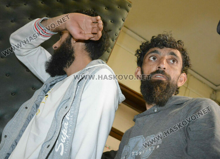 Оставиха в ареста двама братя сирийци, отвлекли мароканско семейство 