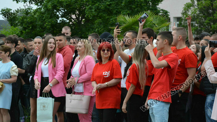 ПГДС-Хасково изпрати 130 абитуриенти, Теодора Киркова с награда „Достоен Асеневец“