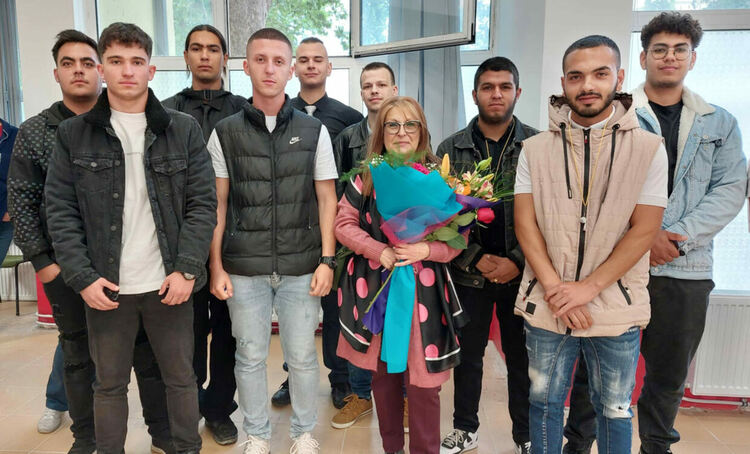 ПГМЕТ „Стойчо и Кица Марчеви“ изпрати абитуриентите от випуск 2025