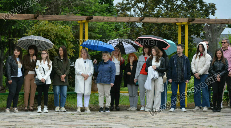 ПГДС-Хасково изпрати 130 абитуриенти, Теодора Киркова с награда „Достоен Асеневец“