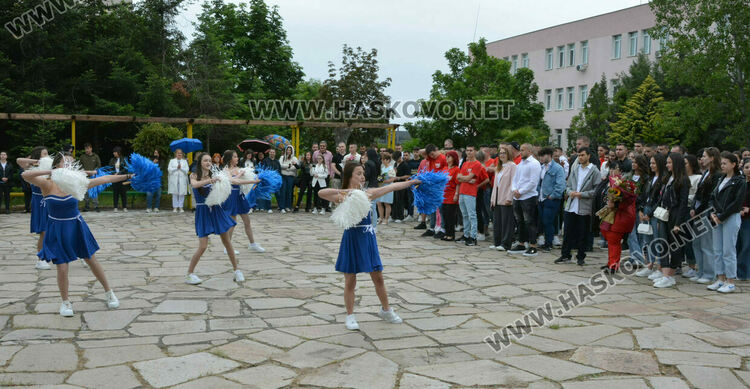 ПГДС-Хасково изпрати 130 абитуриенти, Теодора Киркова с награда „Достоен Асеневец“