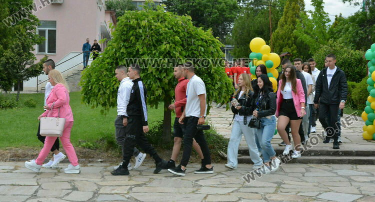 ПГДС-Хасково изпрати 130 абитуриенти, Теодора Киркова с награда „Достоен Асеневец“