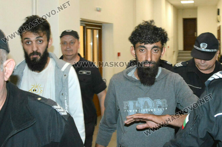Оставиха в ареста двама братя сирийци, отвлекли мароканско семейство 
