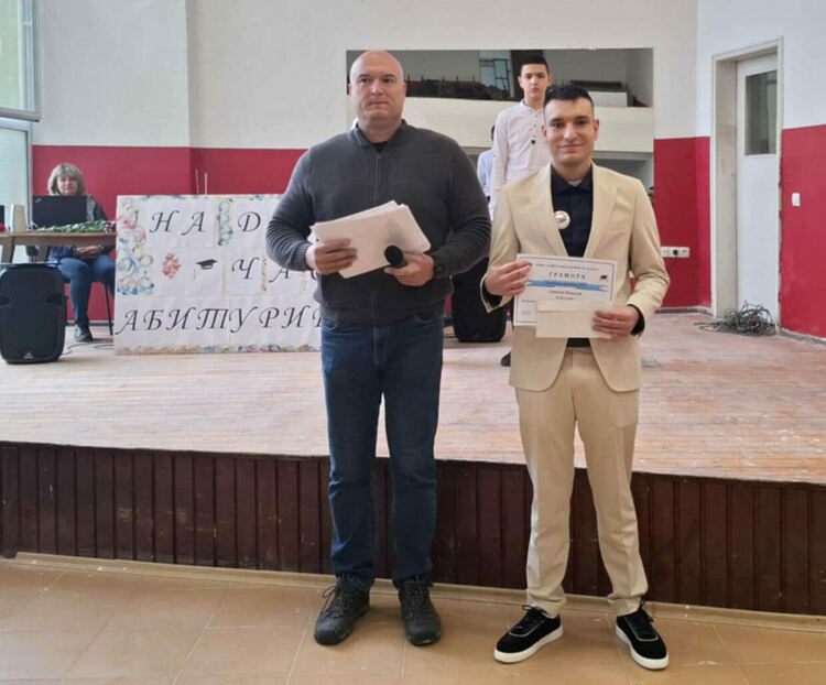 ПГМЕТ „Стойчо и Кица Марчеви“ изпрати абитуриентите от випуск 2025