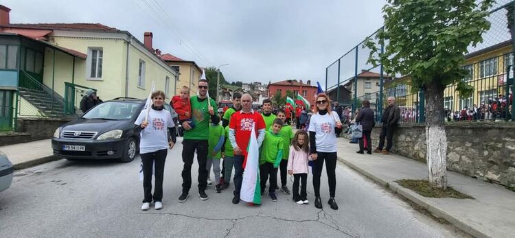 Чепеларе се превърна в столица на хорото и българския дух