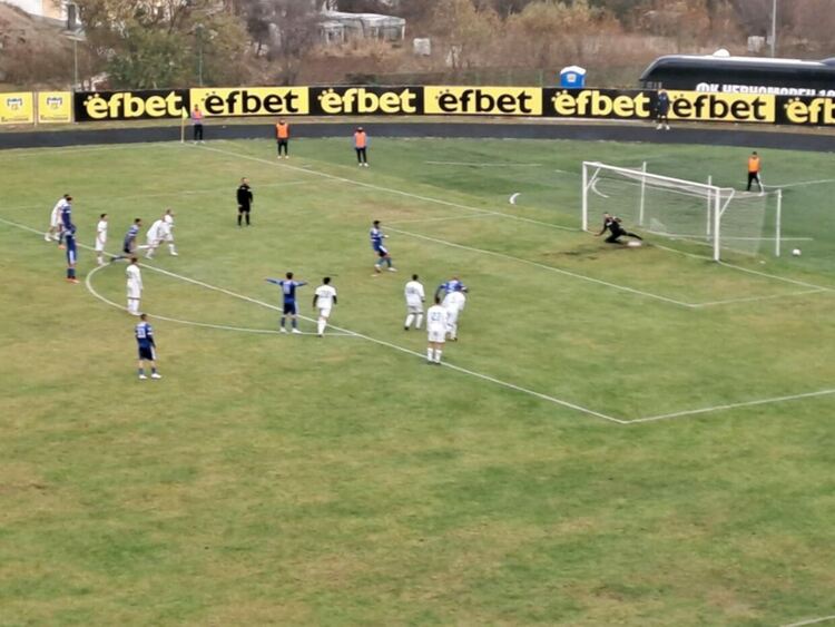 Тежко поражение за "Родопа" в Бургас, "Черноморец" доминира с 5:0