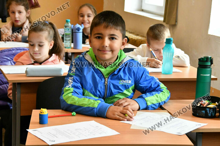 Близо 300 млади математици се включиха в състезание в Хасково