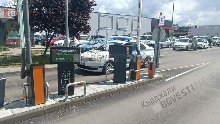 Увеличиха паркоместата пред „Кауфланд”в Кърджали с двеста, недостигат пак заради „Синята зона”
