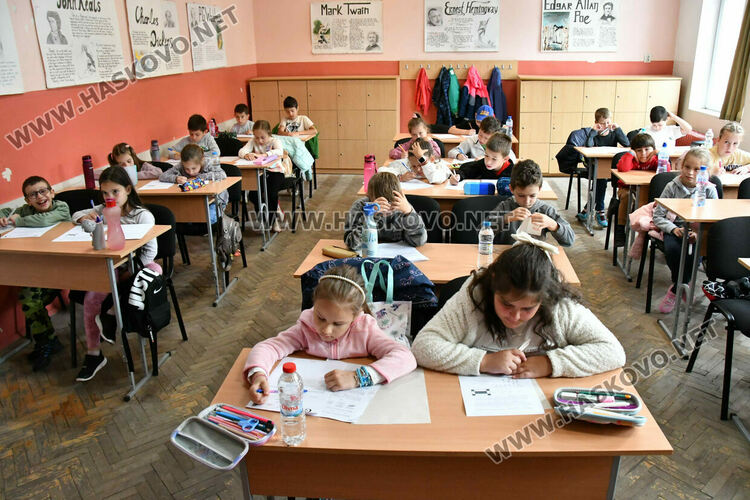 Близо 300 млади математици се включиха в състезание в Хасково