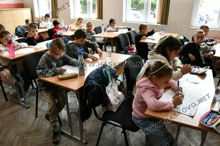 Близо 300 млади математици се включиха в състезание в Хасково