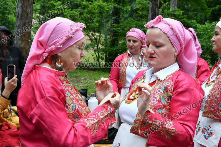 Тракийският фолклор завладя Кенана