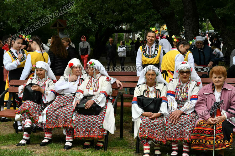 Тракийският фолклор завладя Кенана