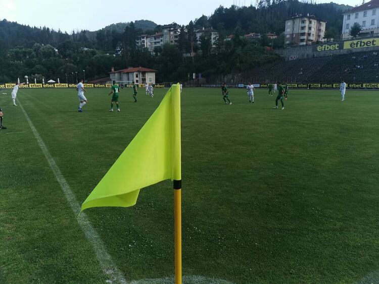 „Родопа“ (Смолян) гостува на лидера „Черноморец“ (Бургас)