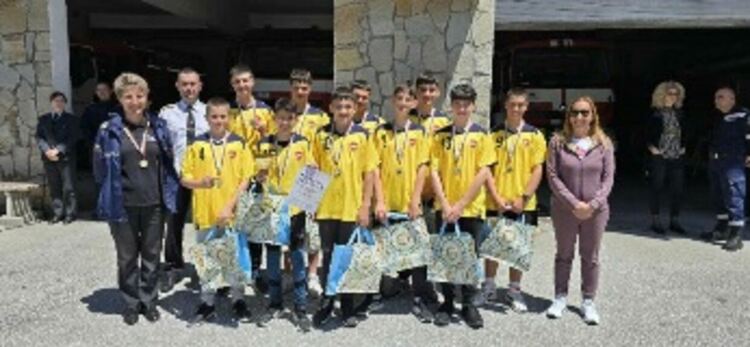 Отборът на СУ „Отец Паисий“ – Смолян спечели областното състезание „Млад огнеборец“