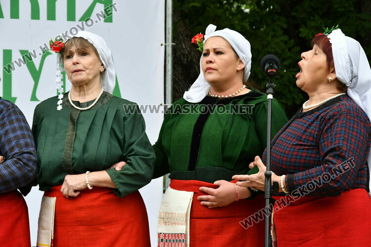 Тракийският фолклор завладя Кенана