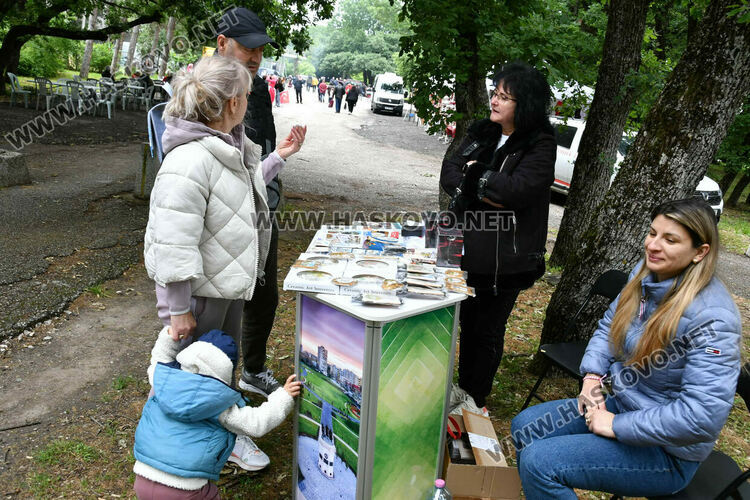 Тракийският фолклор завладя Кенана