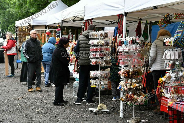 Тракийският фолклор завладя Кенана