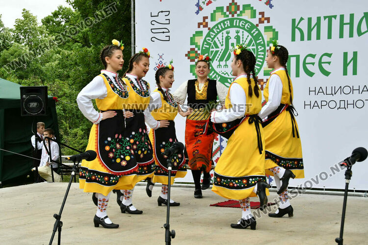 Тракийският фолклор завладя Кенана