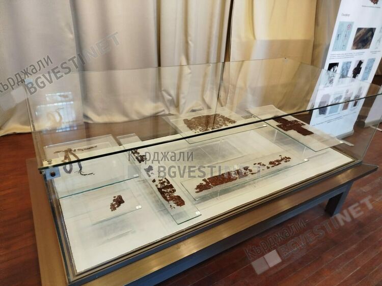 Музеят в Кърджали показа епископски литургични одежди на над 1000 години 