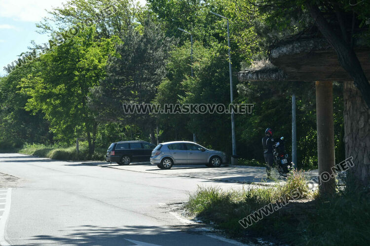 Стрелба по скъпо возило между пътя Хасково - Димитровград