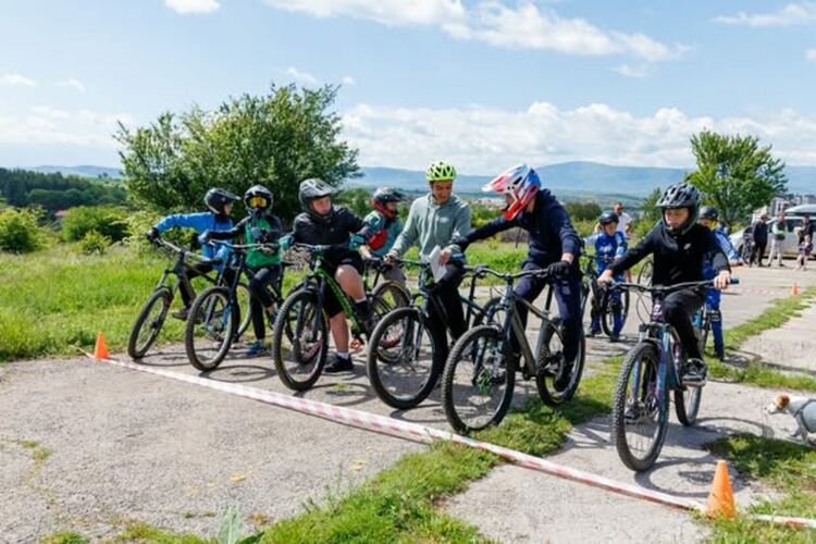 Радомир събра над 200 участници от цялата страна в двудневното състезание по ориентиране „Купа Радомир“