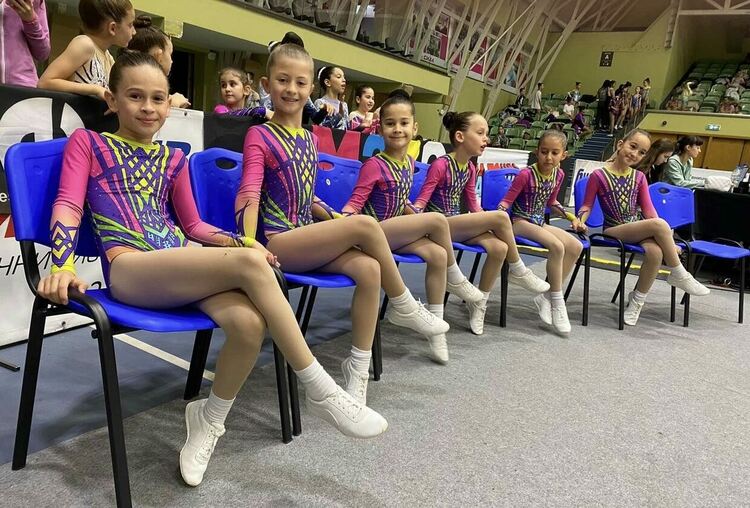 21 медала за „Мега спорт“ от Държавното първенство по спортна аеробика и Национален турнир