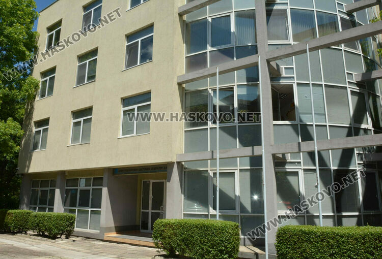 Наградиха 7 млади енергетици за успешно завършено дуално обучение 