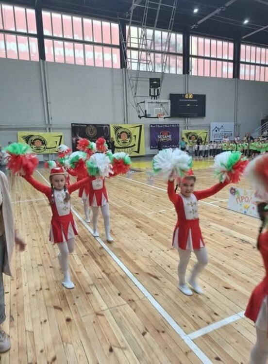 Ежегодния спортен празник за деца от детските градини в община Перник се проведе в зала „Борис Гюдеров“