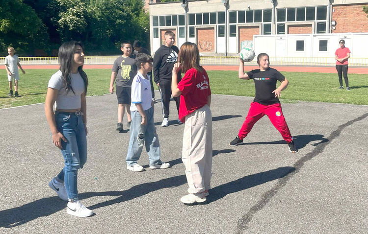 С игри и състезания от спортното училище в Хасково отбелязаха Деня на българския спорт