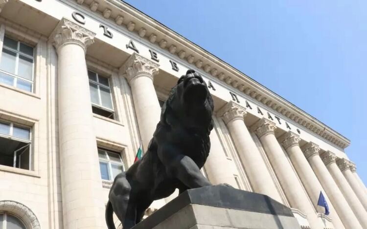 ВАС прати в КС адвокатското задължение срещу прането на пари