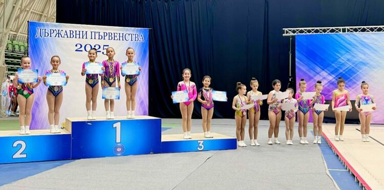 21 медала за „Мега спорт“ от Държавното първенство по спортна аеробика и Национален турнир