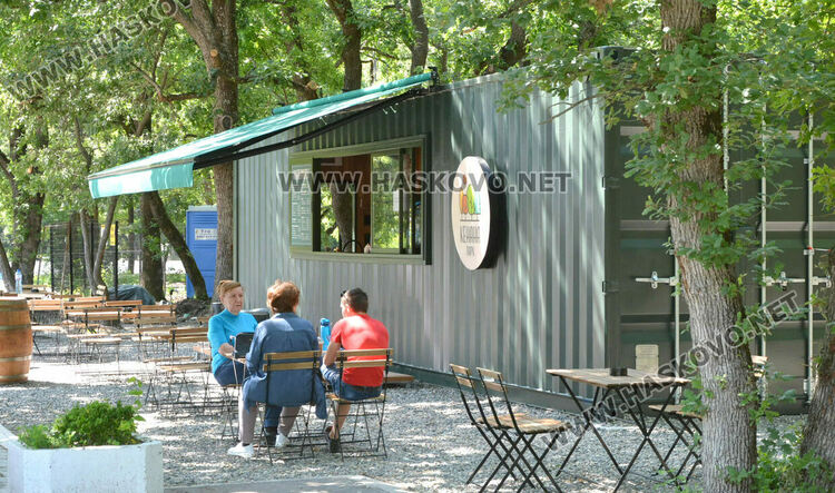 Заработи „Контейнерът“ за храни и напитки до езерото в „Кенана“, предстои да отвори въжен парк