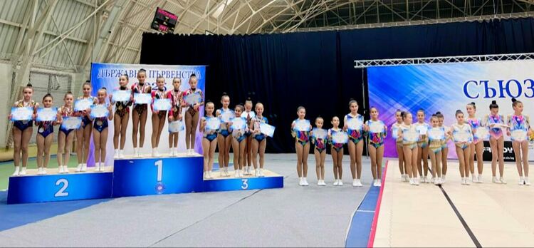 21 медала за „Мега спорт“ от Държавното първенство по спортна аеробика и Национален турнир