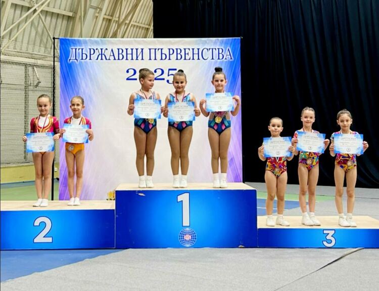 21 медала за „Мега спорт“ от Държавното първенство по спортна аеробика и Национален турнир
